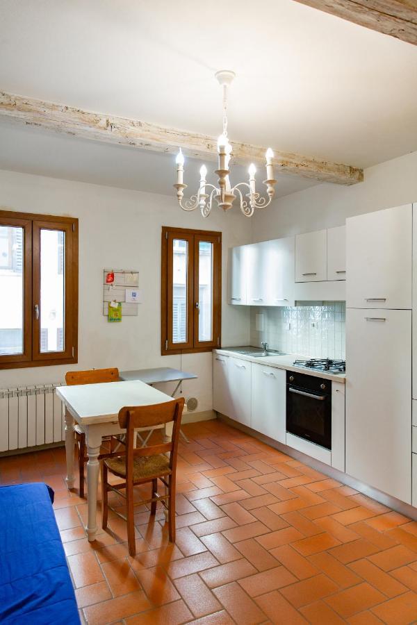 Graceful Apartment In The Heart Of Florencia Exterior foto